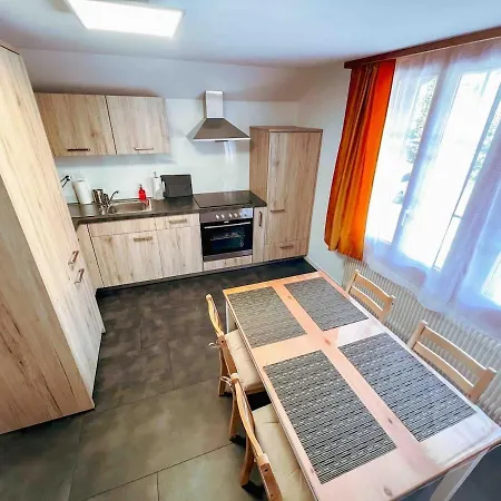 Cozy - Stunning Views Apartment