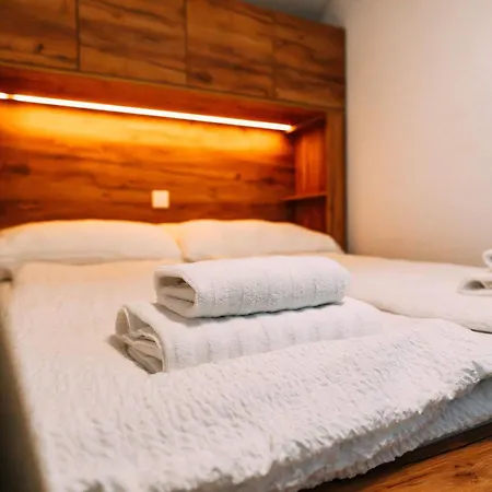 Cozy - Stunning Views *