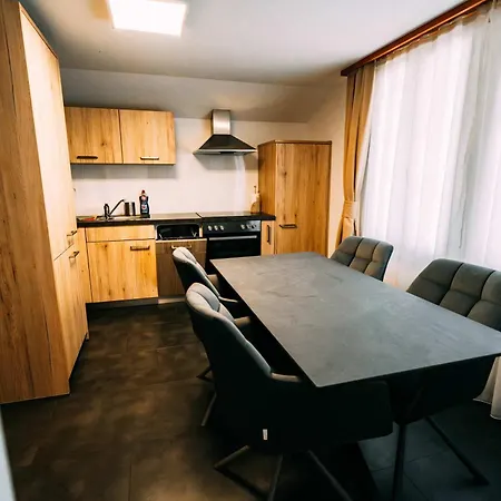 Cozy - Stunning Views *